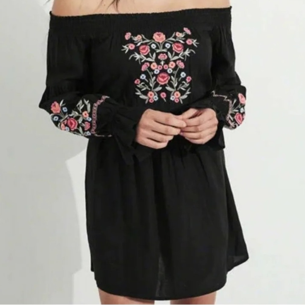 Off the Shoulder Black Embroidered Floral Dress Size S
